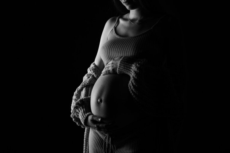 shooting photo pour femme enceinte - Studio photo Guillaume Planat montpellier Nîmes