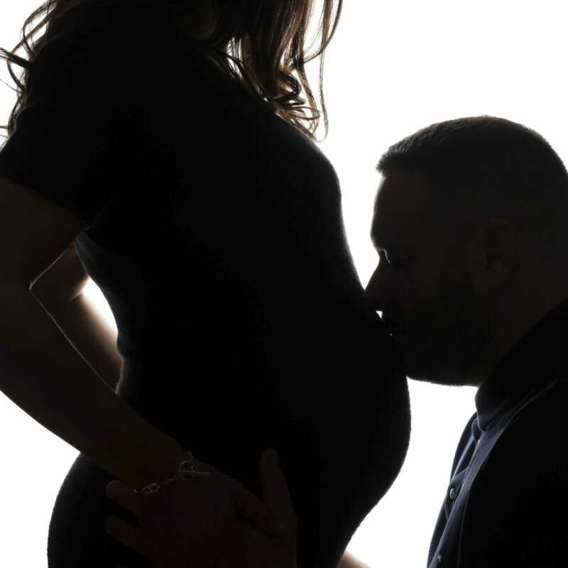 shooting photo pour femme enceinte - Studio photo Guillaume Planat montpellier Nîmes