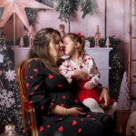 Mini séance de Noël en famille dans un décor féérique à Montpellier